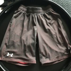 Under Armour Loose Shorts Boys Medium